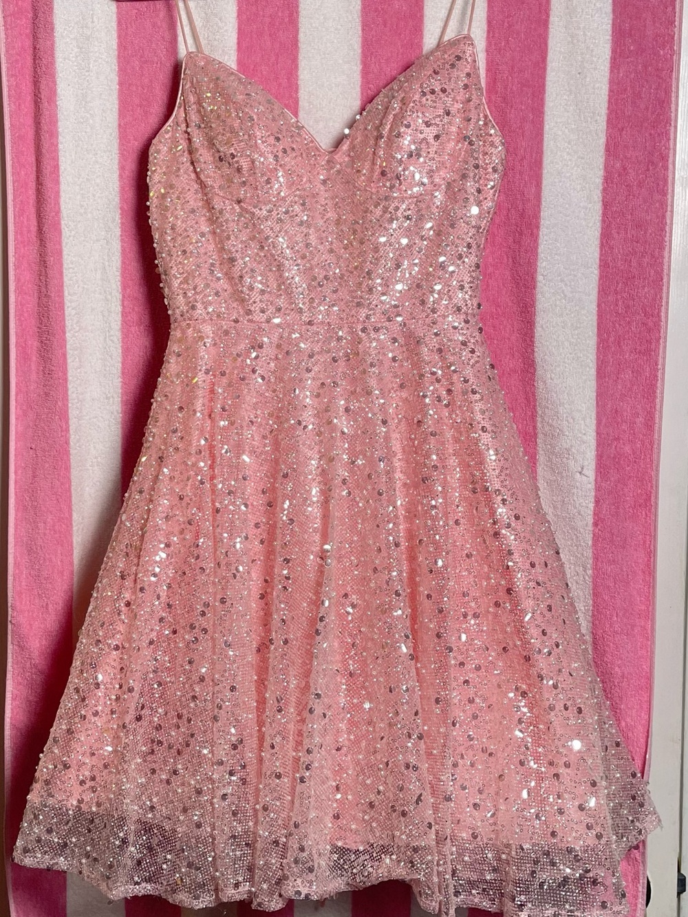 Dancing Queen Sparkling Pink Sequin A-Line Spaghetti-Strap Hoco/Prom Dress